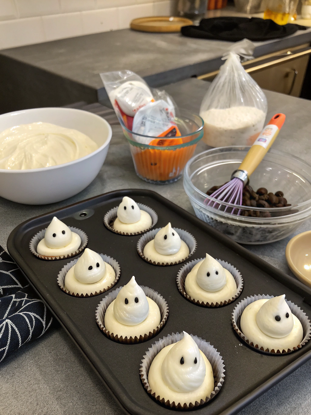 Ghostly Meringue Cupcakes preparing steps